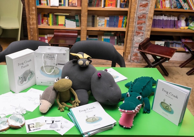 Frog Crush, o carte cu rime, cum le plac copiilor. Și&nbsp;mie.